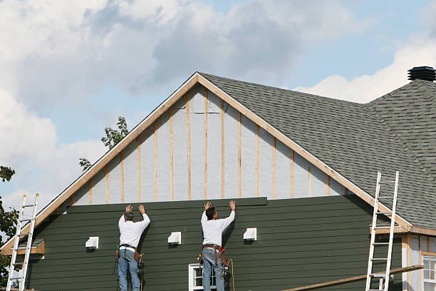Professional Siding Installation technician working in Markleysburg, PA